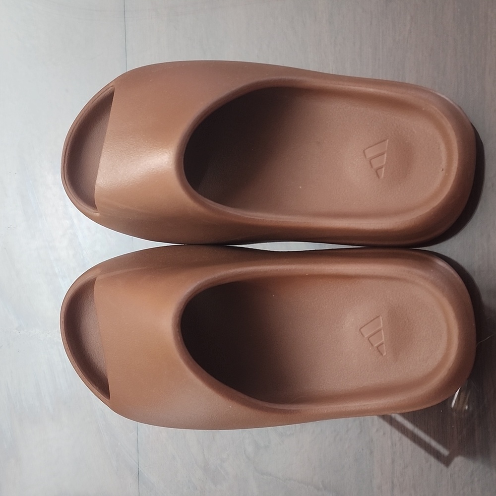 Yeezy Slides Flax